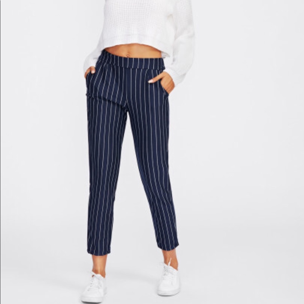 🆕💝Pinstripe Navy &white tailored ankle w/pocket - Picture 2 of 5